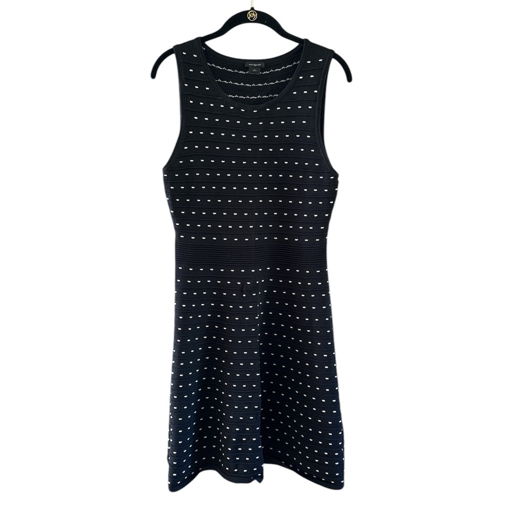 Like New Ann Taylor Women’s Sweater Dress Sleeveless black & white Size Medium